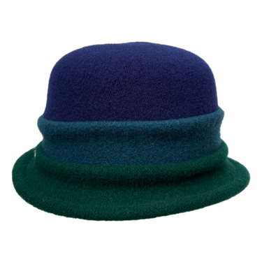 Women's wool hat with piping
